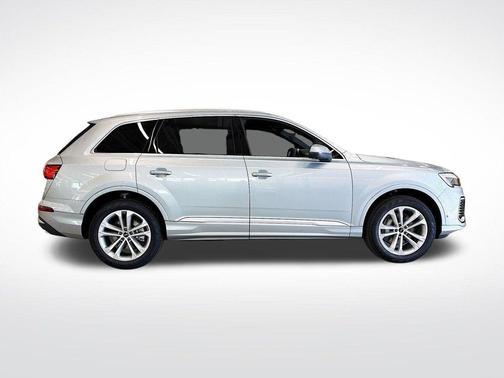 2025 Audi Q7 45 Premium Plus