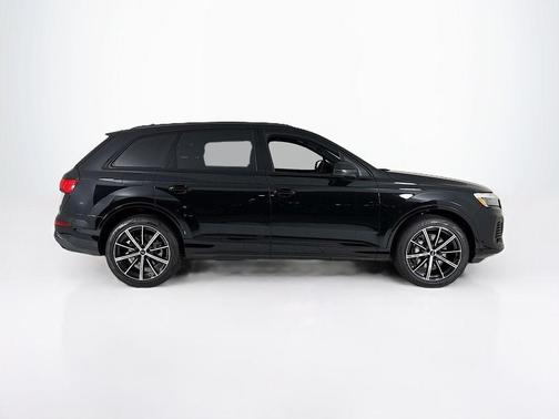 2025 Audi Q7 45 Premium Plus