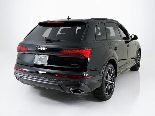 2025 Audi Q7 45 Premium Plus
