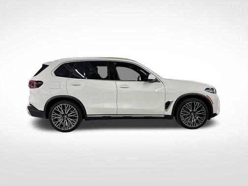 Alpine White 2024 BMW X5 xDrive40i