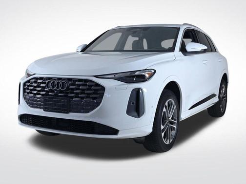 Glacier White Metallic 2026 Audi Q5