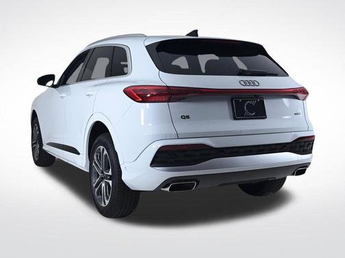 Glacier White Metallic 2026 Audi Q5
