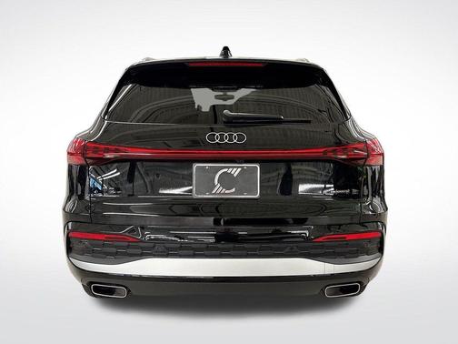 Mythos Black Metallic 2026 Audi Q5 PLUS