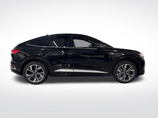 2025 Audi Q4 e-tron 55 quattro Premium
