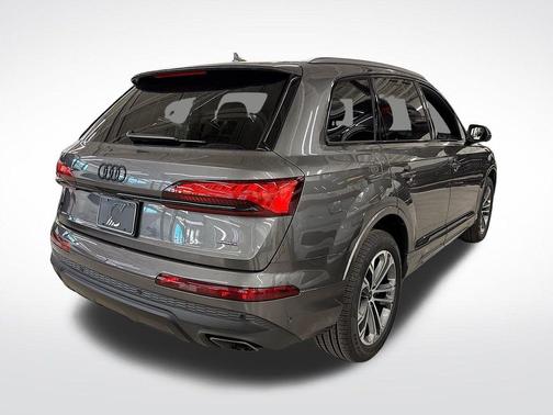 2026 Audi Q7 45 Premium