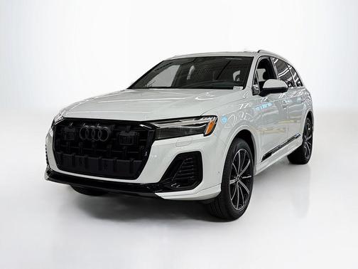 2025 Audi Q7 45 Premium Plus