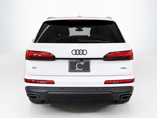 2025 Audi Q7 45 Premium Plus