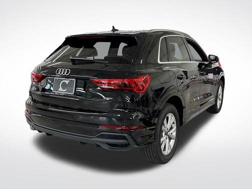 2025 Audi Q3 45 S line Premium