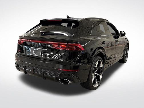 Mythos Black Metallic 2026 Audi RS Q8 4.0T quattro