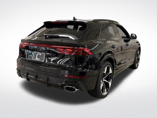 Mythos Black Metallic 2026 Audi RS Q8 4.0T quattro