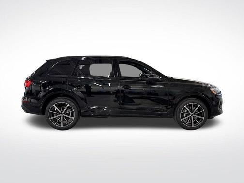 2025 Audi Q7 45 Premium Plus