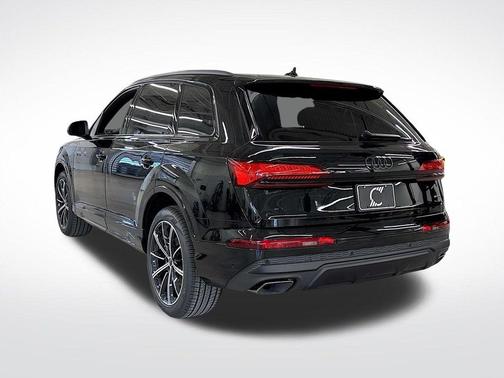 2025 Audi Q7 45 Premium Plus