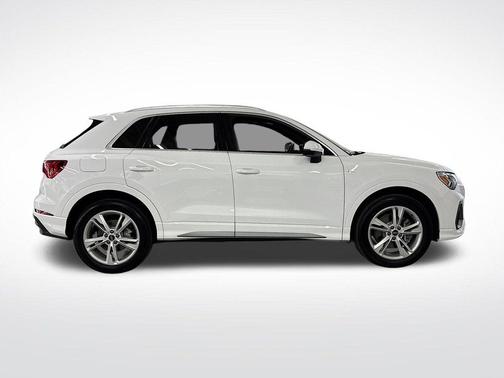 2024 Audi Q3 45 S line Premium