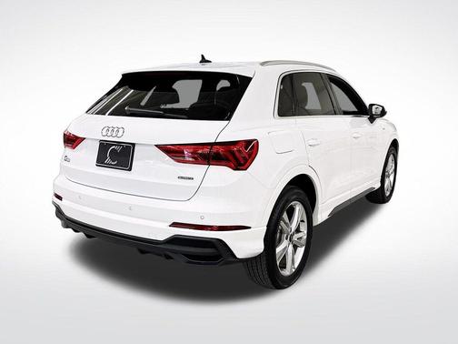 2024 Audi Q3 45 S line Premium