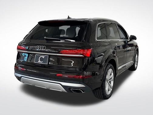 2025 Audi Q7 45 Premium Plus