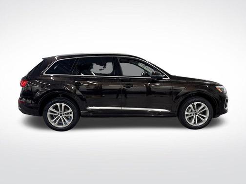 2025 Audi Q7 45 Premium Plus