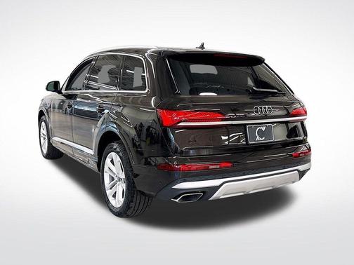 2025 Audi Q7 45 Premium Plus