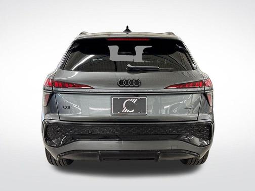 Daytona Gray Pearl 2026 Audi Q3 S line