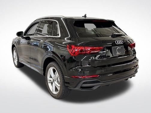 2023 Audi Q3 45 S line Premium