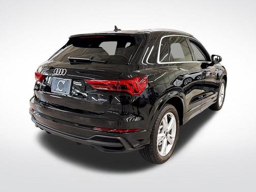 2023 Audi Q3 45 S line Premium
