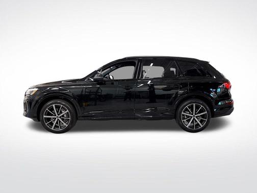 2025 Audi Q7 45 Premium Plus