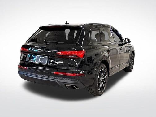 2025 Audi Q7 45 Premium Plus