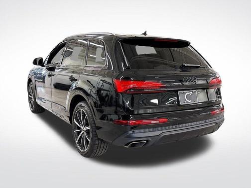 2025 Audi Q7 45 Premium Plus