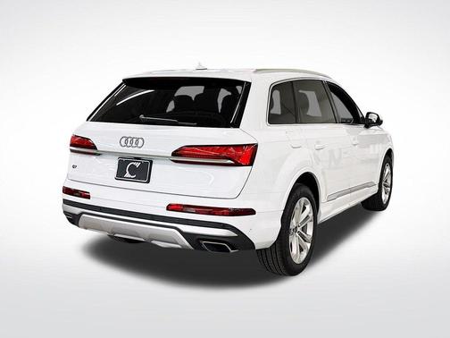 2025 Audi Q7 55 Premium Plus