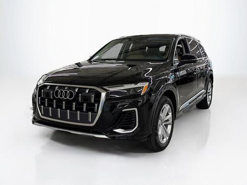 2025 Audi Q7 45 Premium Plus