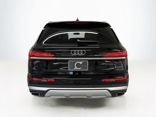 2025 Audi Q7 45 Premium Plus