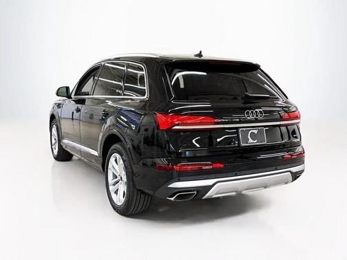 2025 Audi Q7 45 Premium Plus