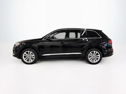 2025 Audi Q7 45 Premium Plus