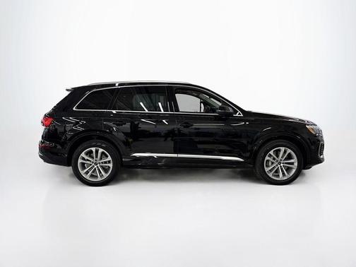 2025 Audi Q7 45 Premium Plus