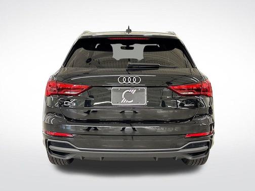 2025 Audi Q3 45 S line Premium