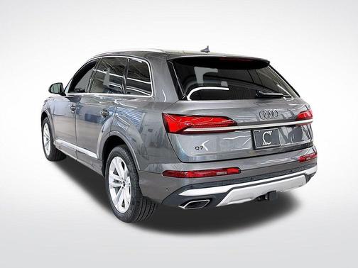 2025 Audi Q7 45 Premium Plus