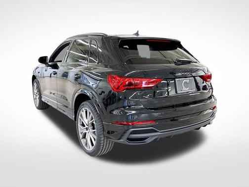 2025 Audi Q3 45 S line Premium