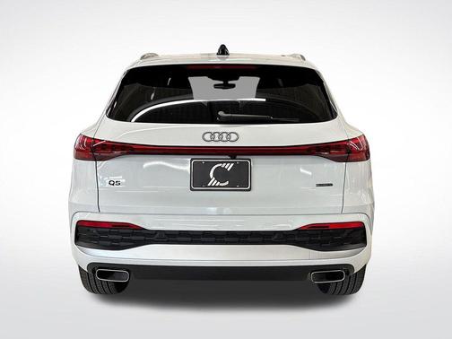 Glacier White Metallic 2026 Audi Q5 PLUS