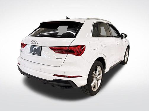 Glacier White Metallic 2024 Audi Q3 45 S line Premium