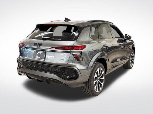 Daytona Gray Pearl 2026 Audi Q3 S line