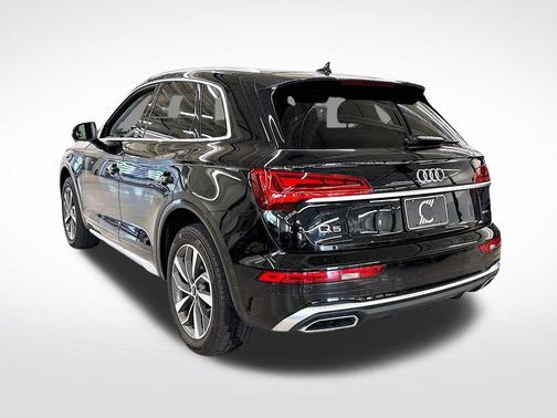 2022 Audi Q5 45 S line quattro Premium