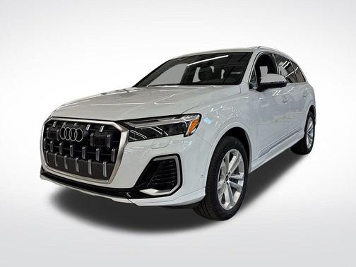 2025 Audi Q7 45 Premium Plus