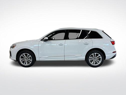 2025 Audi Q7 45 Premium Plus