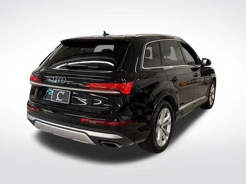 2025 Audi Q7 55 Premium Plus