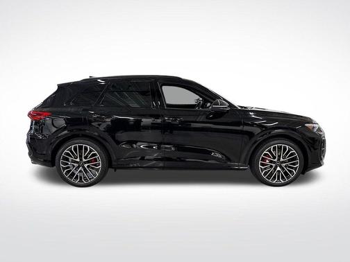 2025 Audi SQ5 3.0T quattro Premium