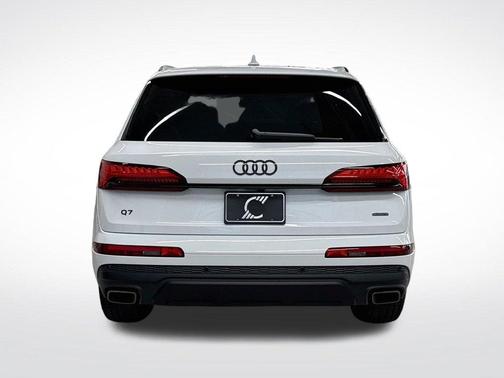 Glacier White Metallic 2026 Audi Q7 45 Premium Plus
