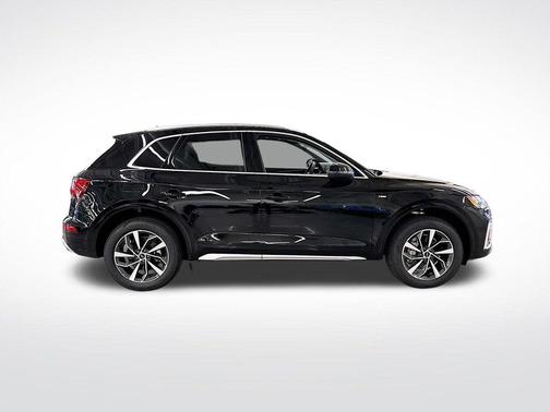 2025 Audi Q5 45 S line quattro Premium