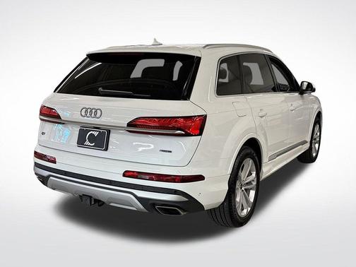 2025 Audi Q7 55 Premium Plus