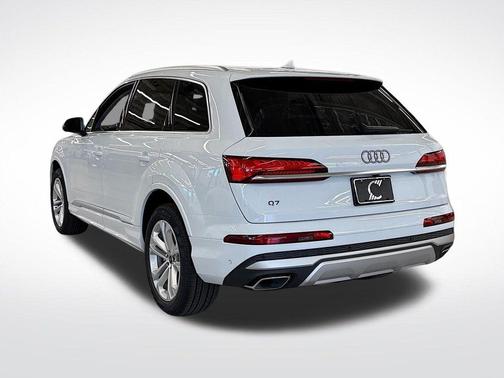 2025 Audi Q7 55 Premium Plus