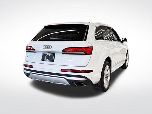 2025 Audi Q7 55 Premium Plus