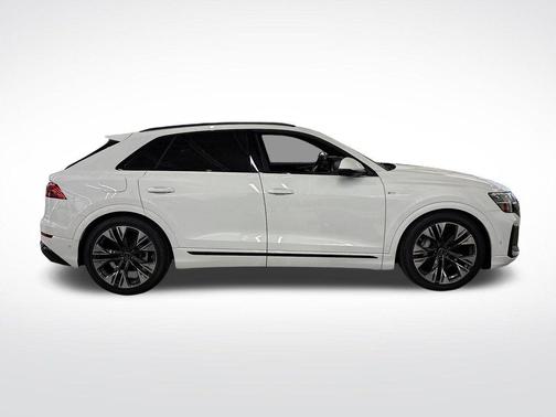 2025 Audi Q8 55 Premium